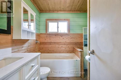 261 Nelson Crescent, Innisfil, ON - Indoor Photo Showing Bathroom