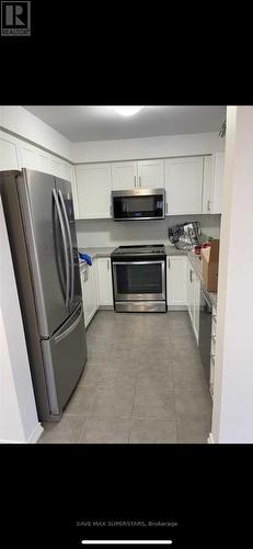 74 Frank'S Way, Barrie, ON - Indoor Photo Showing Kitchen