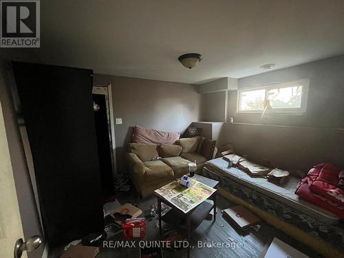 86 Wallbridge Crescent, Belleville, ON - Indoor Photo Showing Bedroom