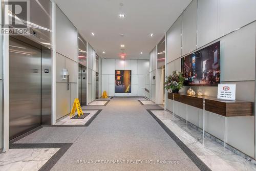 206 - 57 St Joseph Street, Toronto, ON - Indoor Photo Showing Other Room