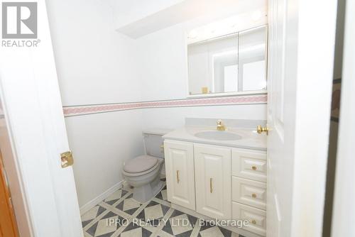 28 - 38 Elora Drive, Hamilton, ON - Indoor Photo Showing Bathroom