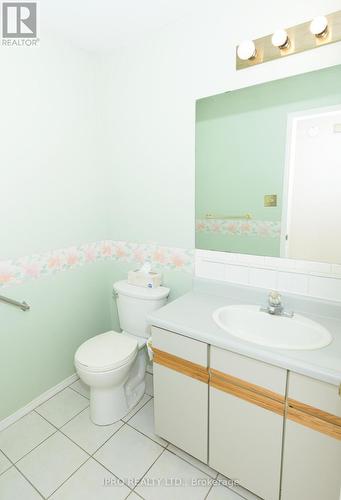 28 - 38 Elora Drive, Hamilton, ON - Indoor Photo Showing Bathroom