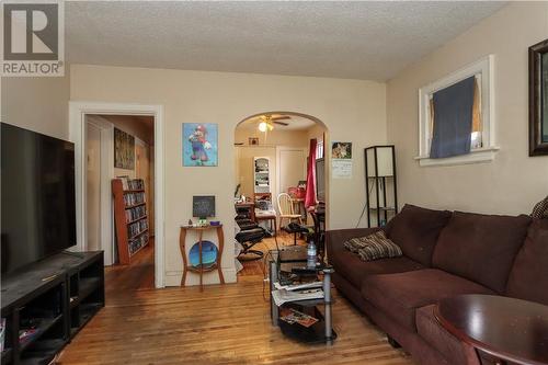 98 Kathleen Street, Sudbury, ON - Indoor Photo Showing Living Room