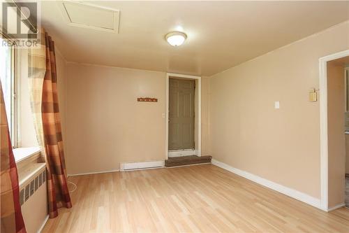 98 Kathleen Street, Sudbury, ON - Indoor Photo Showing Other Room