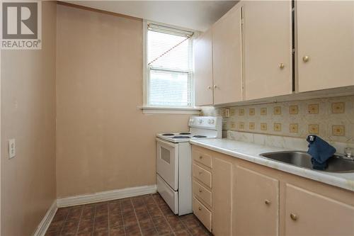 98 Kathleen Street, Sudbury, ON - Indoor Photo Showing Kitchen