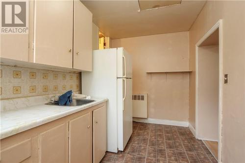 98 Kathleen Street, Sudbury, ON - Indoor Photo Showing Kitchen