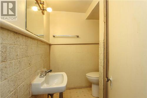 98 Kathleen Street, Sudbury, ON - Indoor Photo Showing Bathroom