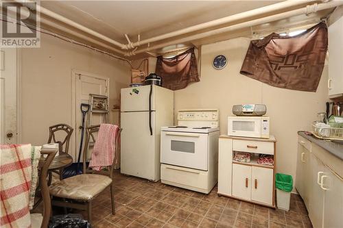 98 Kathleen Street, Sudbury, ON - Indoor Photo Showing Kitchen