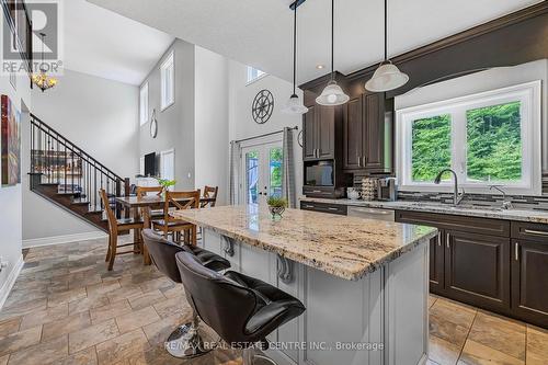 2 Ashlea Lane, Melancthon, ON - Indoor Photo Showing Kitchen With Upgraded Kitchen