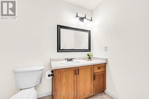 11 Cheever Street, Hamilton (Landsdale), ON - Indoor Photo Showing Bathroom