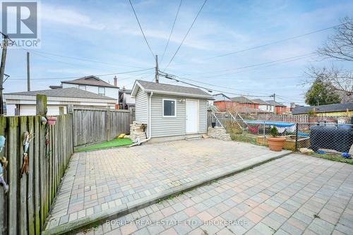 11 Cheever Street, Hamilton (Landsdale), ON - Outdoor