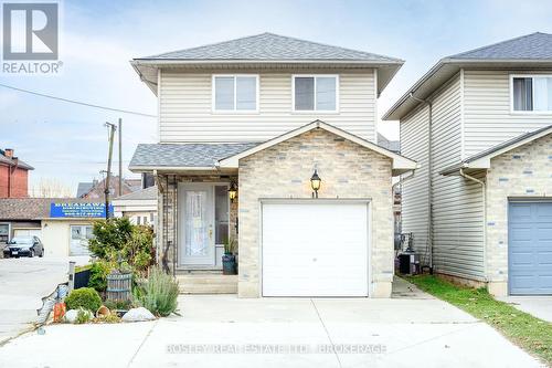 11 Cheever Street, Hamilton (Landsdale), ON - Outdoor