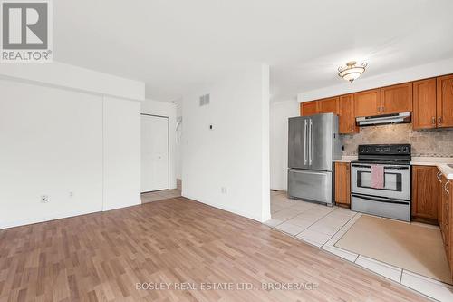 11 Cheever Street, Hamilton (Landsdale), ON - Indoor Photo Showing Kitchen