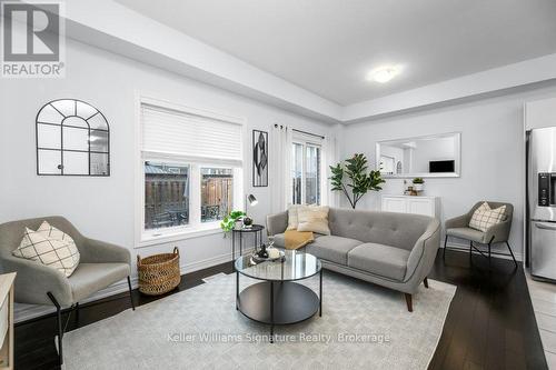 4 - 47 Madonna Drive, Hamilton (Carpenter), ON - Indoor Photo Showing Living Room