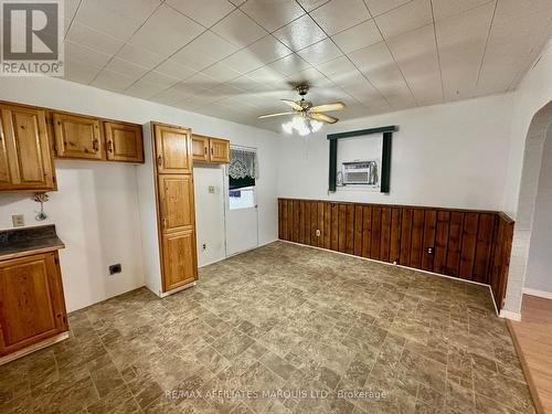 112 Carleton Street, Cornwall, ON - Indoor Photo Showing Kitchen