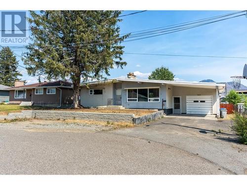 745 Kelly Drive, Kamloops, BC - Outdoor With Facade