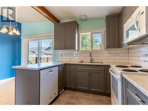 745 Kelly Drive, Kamloops, BC - Indoor Photo Showing Kitchen