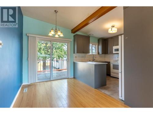 745 Kelly Drive, Kamloops, BC - Indoor Photo Showing Kitchen