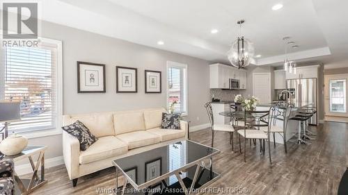 3501 Hallee Crescent, Windsor, ON - Indoor Photo Showing Living Room