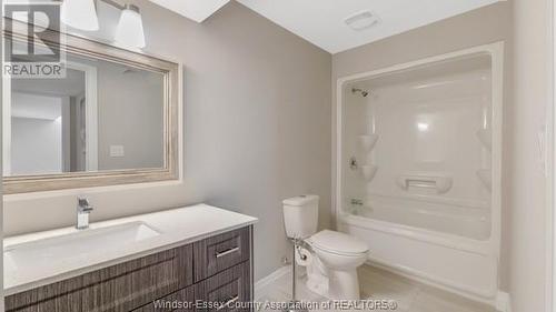 3501 Hallee Crescent, Windsor, ON - Indoor Photo Showing Bathroom