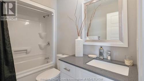 3501 Hallee Crescent, Windsor, ON - Indoor Photo Showing Bathroom