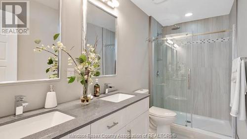 3501 Hallee Crescent, Windsor, ON - Indoor Photo Showing Bathroom