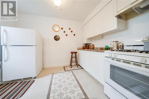 1236 Hickory, Windsor, ON - Indoor Photo Showing Kitchen