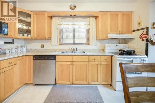 1236 Hickory, Windsor, ON - Indoor Photo Showing Kitchen With Double Sink