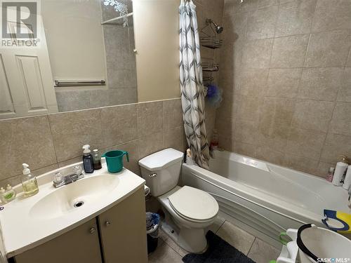 18 511 Studer Street, La Ronge, SK - Indoor Photo Showing Bathroom