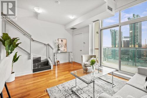 Lph04 - 1 Avondale Avenue, Toronto, ON - Indoor Photo Showing Living Room