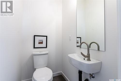 1406 Edward Avenue, Saskatoon, SK - Indoor Photo Showing Bathroom