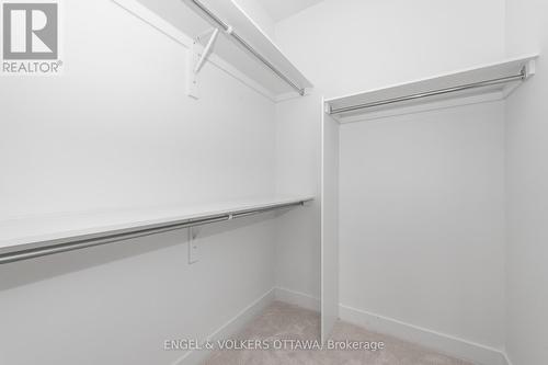 553 Knotridge Street, Ottawa, ON - Indoor With Storage