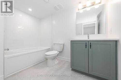 553 Knotridge Street, Ottawa, ON - Indoor Photo Showing Bathroom