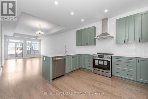 553 Knotridge Street, Ottawa, ON - Indoor Photo Showing Kitchen With Upgraded Kitchen