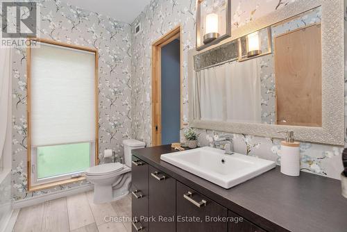 470 Markles Road, Huntsville (Brunel), ON - Indoor Photo Showing Bathroom