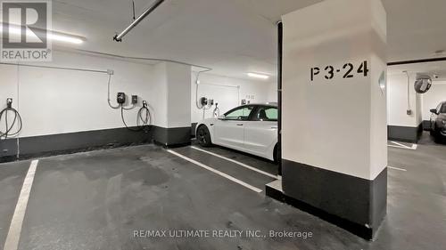 4802 - 55 Charles Street E, Toronto, ON - Indoor Photo Showing Garage