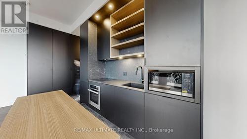 4802 - 55 Charles Street E, Toronto, ON - Indoor Photo Showing Kitchen