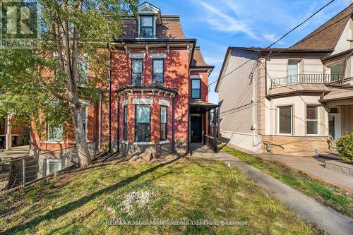 B - 208 Dovercourt Road, Toronto, ON - Outdoor