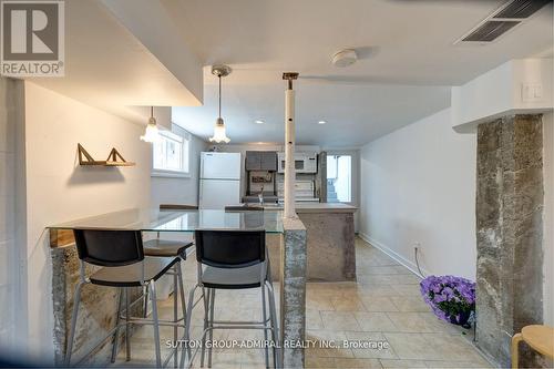 Bsmt - 70 Carlaw Avenue, Toronto, ON - Indoor Photo Showing Kitchen