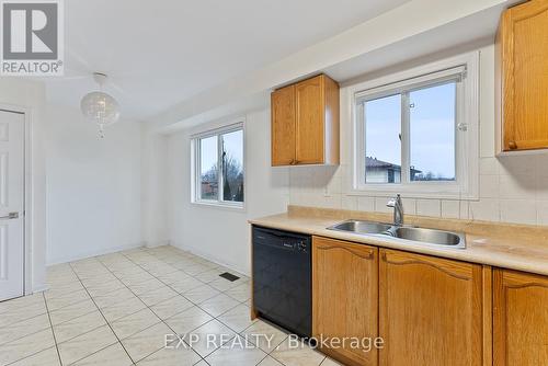 890 Bourne Crescent N, Oshawa, ON - Indoor Photo Showing Kitchen With Double Sink