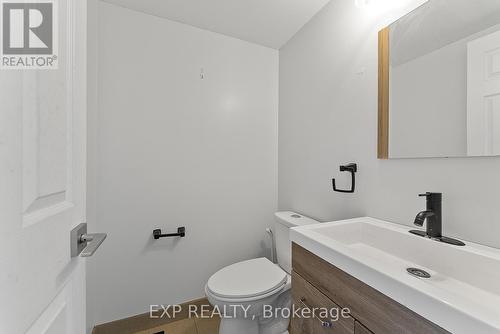 890 Bourne Crescent N, Oshawa, ON - Indoor Photo Showing Bathroom