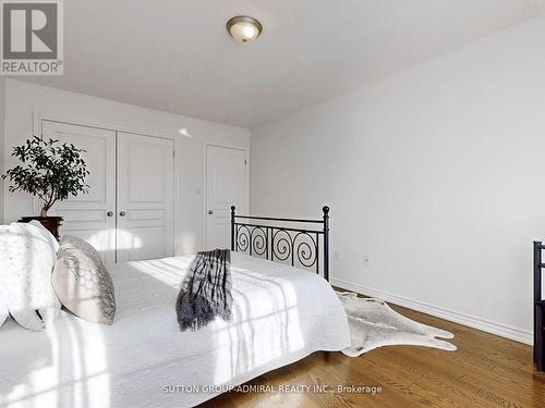 1265 Mary-Lou Street, Innisfil, ON - Indoor Photo Showing Bedroom