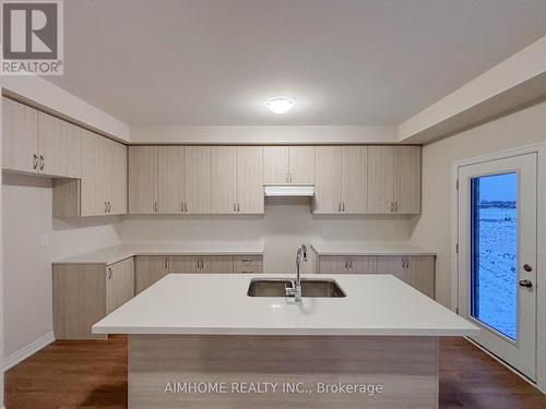 3 Ken Davie Gate, Georgina, ON - Indoor Photo Showing Kitchen