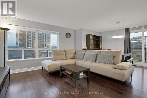 610 - 51 Saddlecreek Drive, Markham, ON - Indoor Photo Showing Living Room