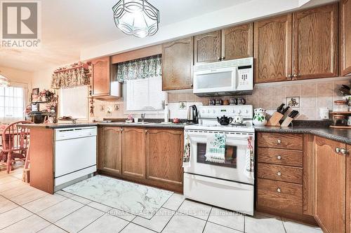 3 Jack Kenny Court, Caledon, ON - Indoor Photo Showing Kitchen