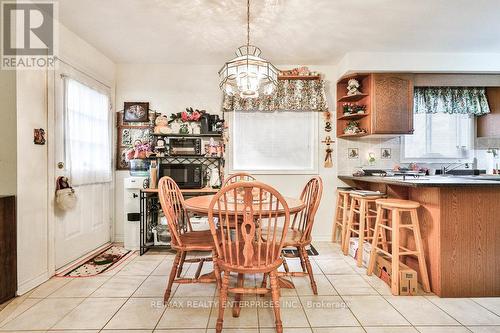 3 Jack Kenny Court, Caledon, ON - Indoor Photo Showing Dining Room