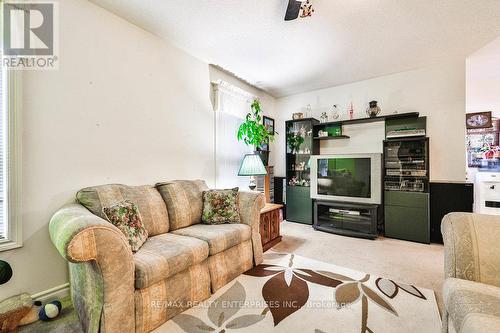 3 Jack Kenny Court, Caledon, ON - Indoor Photo Showing Living Room