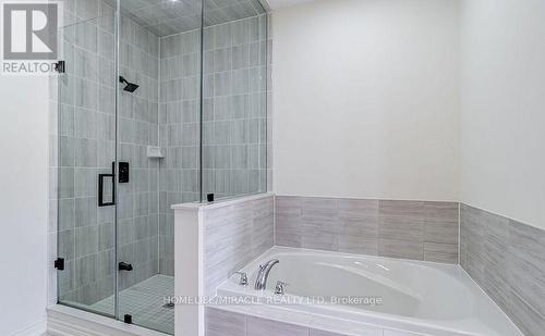 54 O'Connor Crescent, Brampton, ON - Indoor Photo Showing Bathroom