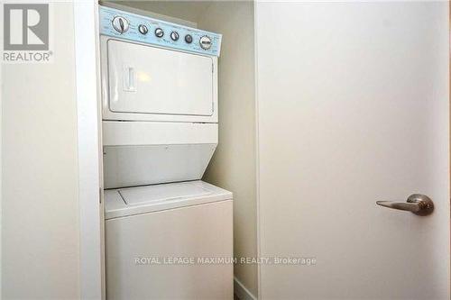 3605 - 4070 Confederation Parkway, Mississauga, ON - Indoor Photo Showing Laundry Room