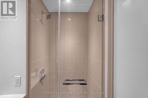 3607 - 3900 Confederation Parkway, Mississauga, ON - Indoor Photo Showing Bathroom